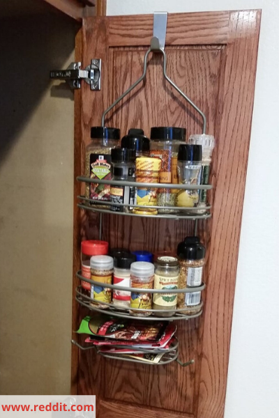 Canva shower caddy - 26 EASY WAYS TO ORGANIZE YOUR SPICES